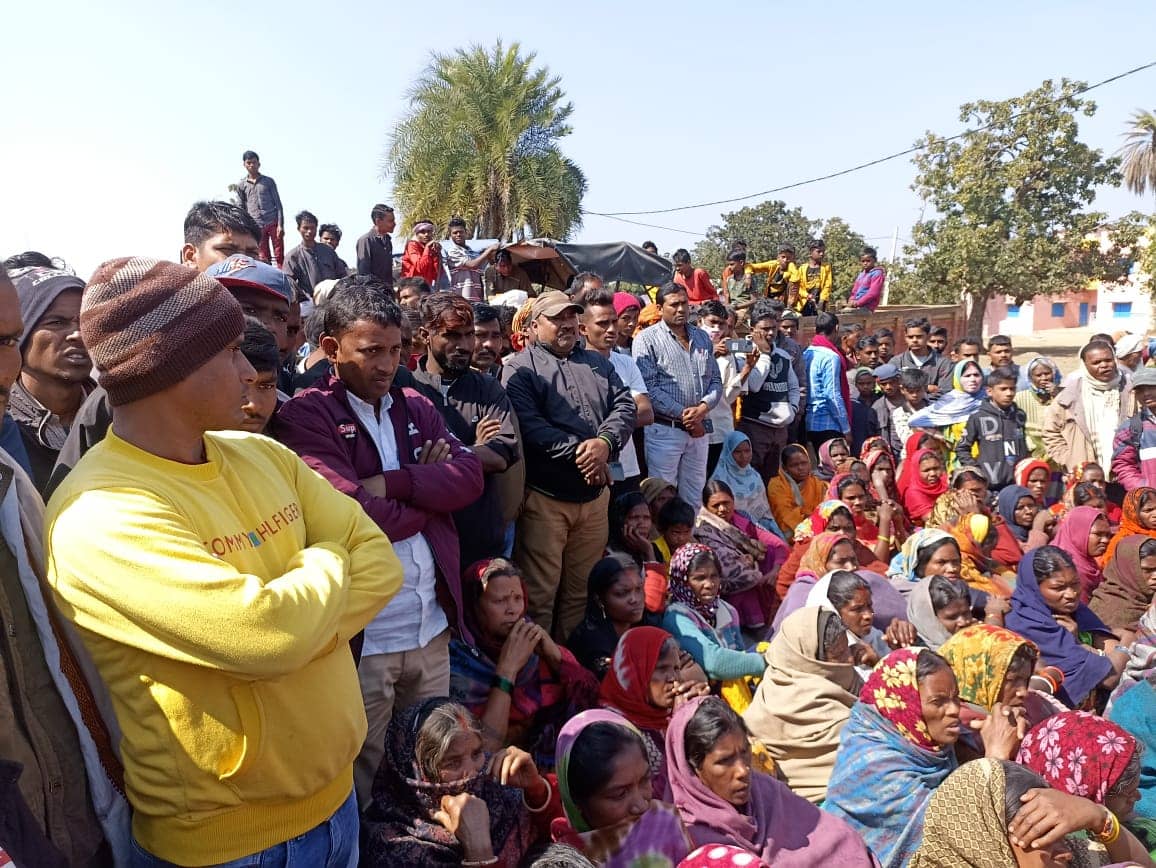 पंचायत में मॉब लिंचिंग मामला: शव के साथ ग्रामीणों ने किया घंटों सड़क जाम, थाना प्रभारी निलंबित, तीन गिरफ्तार