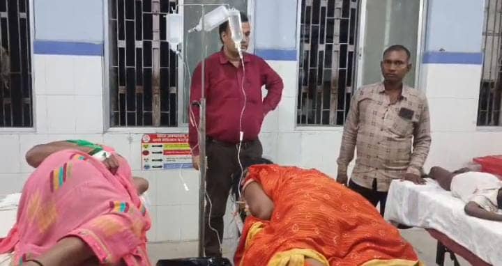 BREAKING:पास्ता खाने से एक ही परिवार के सात लोगों की बिगड़ी तबियत, इलाज के दौरान पिता और पुत्र की मौत, 5 की हालत गंभीर