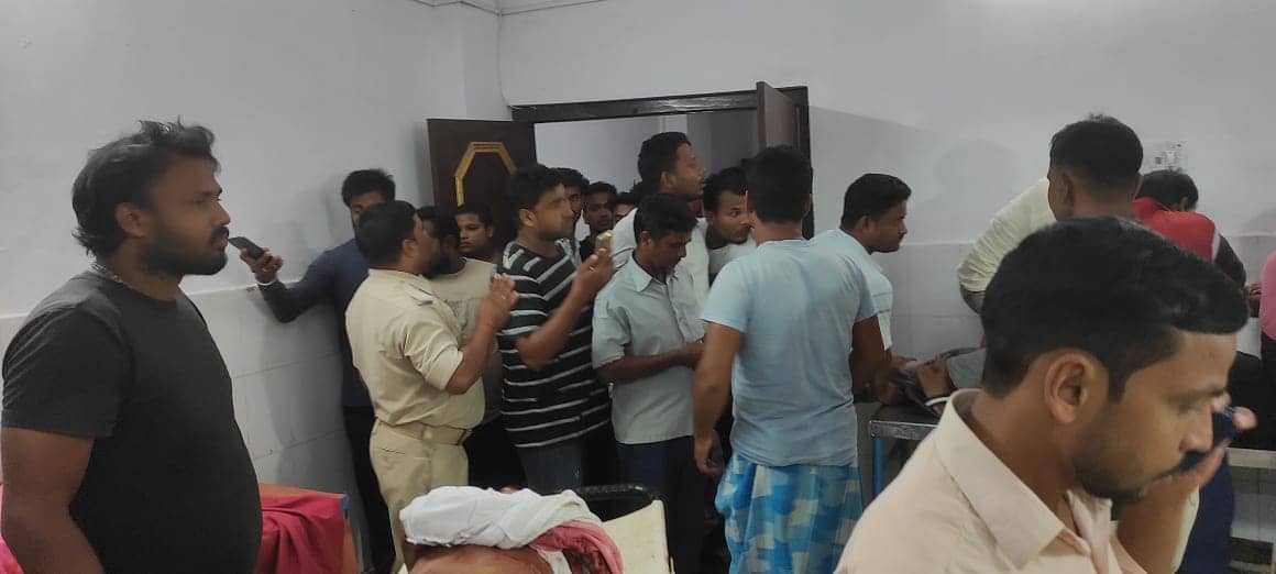 साहिबगंज: राजमहल में दो बाइकों की आमने-सामने टक्कर, एक युवक की मौत, तीन गंभीर रूप से घायल