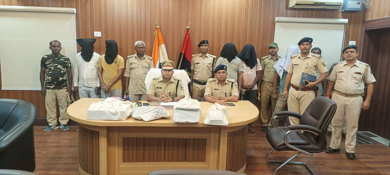 नक्सलियों के विरुद्ध बिहार एसटीएफ की बड़ी सफलता, आईईडी और हथियार बरामद