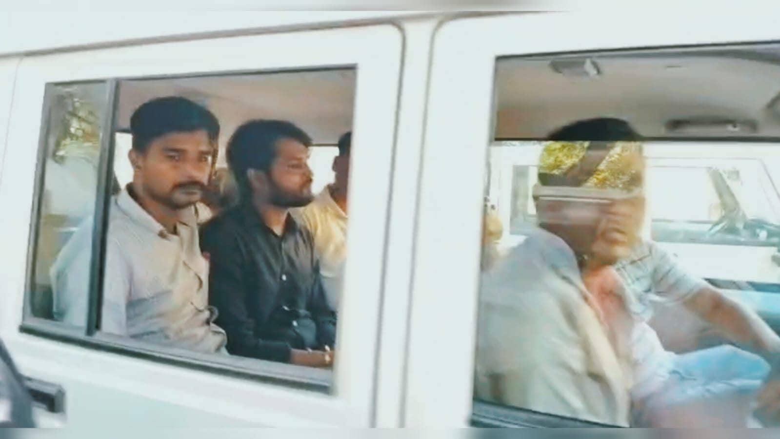 निगरानी विभाग की बड़ी कार्रवाई, जिला नियोजन पदाधिकारी और ऑपरेटर 30 हजार रिश्वत लेते रंगेहाथ गिरफ्तार