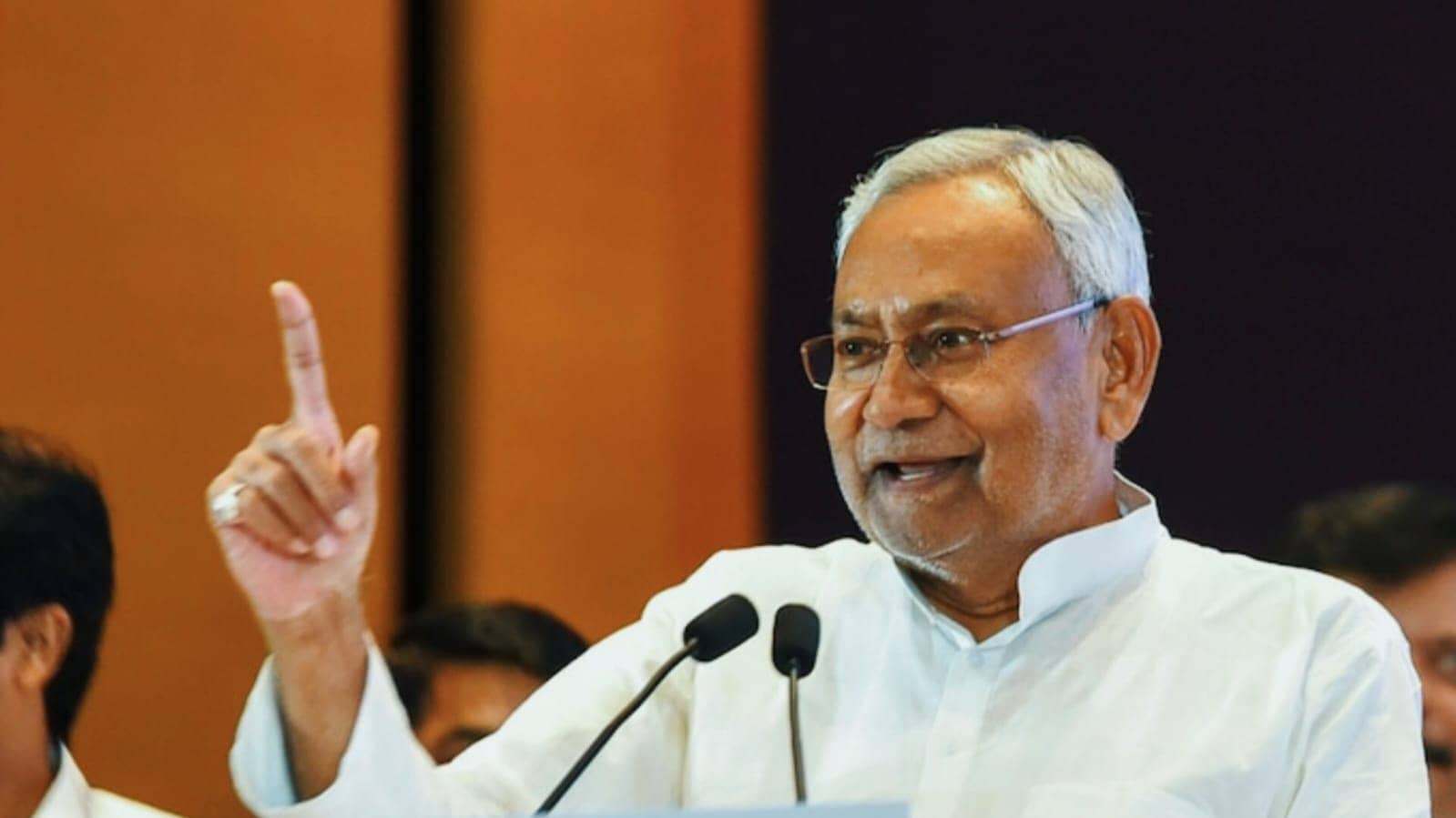 बिहार चुनाव 2025: महिलाओं पर सत्ता और विपक्ष का बड़ा दांव, राजद जल्द करेगी महिला संवाद कार्यक्रम की शुरुआत