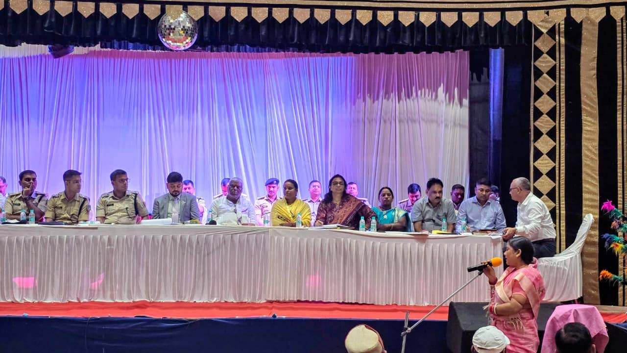 Durga Puja 2025: आठ हज़ार जवानों के निगरानी में धनबाद में होगी पूजा और क्या रहेंगे कड़े इंतजाम,पढ़िए विस्तार से