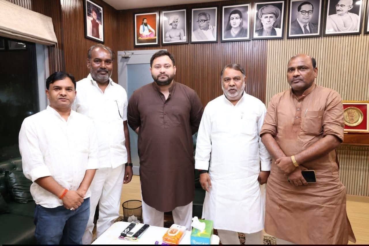 चुनाव से पहले बीजेपी के दो पूर्व विधायक ने  राजद से चुनाव लड़ने की जताई इच्छा,  तेजस्वी से मुलाकात के बाद चर्चाओं का बाजार गर्म 