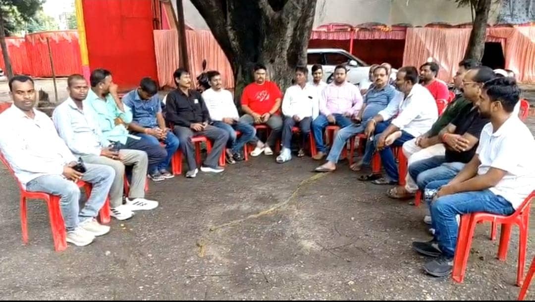 धनबाद में जिला परिषद की टेंडर प्रक्रिया में नए संवेदकों की भागीदारी की मांग