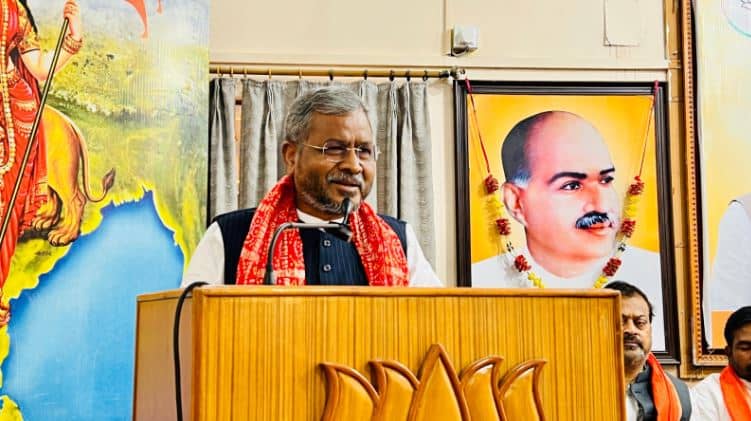 हेमंत को चर्च से क्यों है प्रेम! बाबूलाल ने पूछा-सरना मसना, जाहिर थान, गुरुद्वारा जैसे धार्मिक स्थलों की चिंता क्यों नहीं