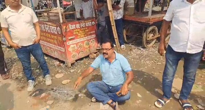 ट्रैफ़िक पुलिस ने जैसे ही काटा चालान तो इस शख्स ने मंईयां योजना को लेकर ऐसा मचाया बवाल, देखते रह गए लोग, देखिए-VIDEO