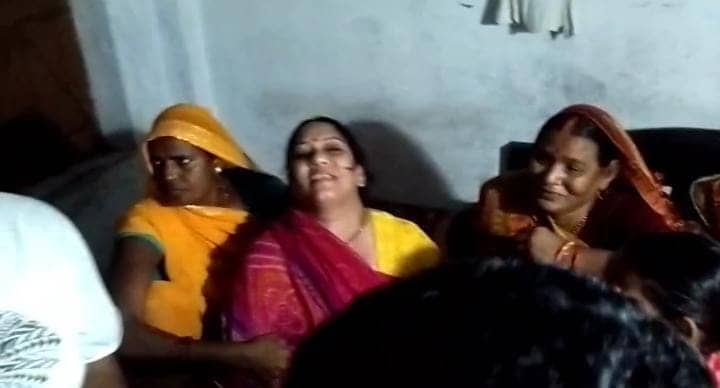 बिहार के भभुआ में दिल दहला देनी वाली वारदात, युवक की हत्या के बाद लटका दिया शव