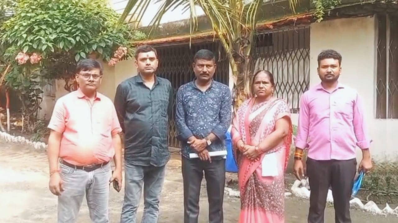 20 सालों से जलजमाव की समस्या से परेशान हैं धनबाद के 200 परिवार, नगर निगम और प्रशासन की अनदेखी पर लोगों ने उठाए सवाल