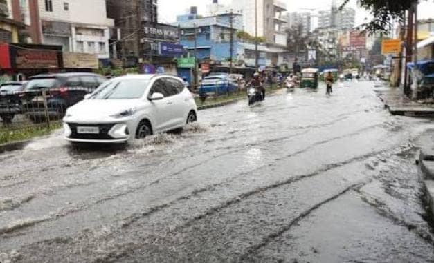 Weather Alert:अगले दो दिनों तक इन जिलों में दिखेगा भारी बारिश का असर,इस दिन से मौसम साफ होने की उम्मीद