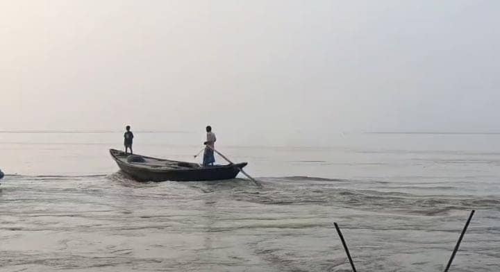 गंगा नदी का जलस्तर बढ़ने से साहिबगंज के लोग परेशान, प्रशासन से कर रहे है ये मांग