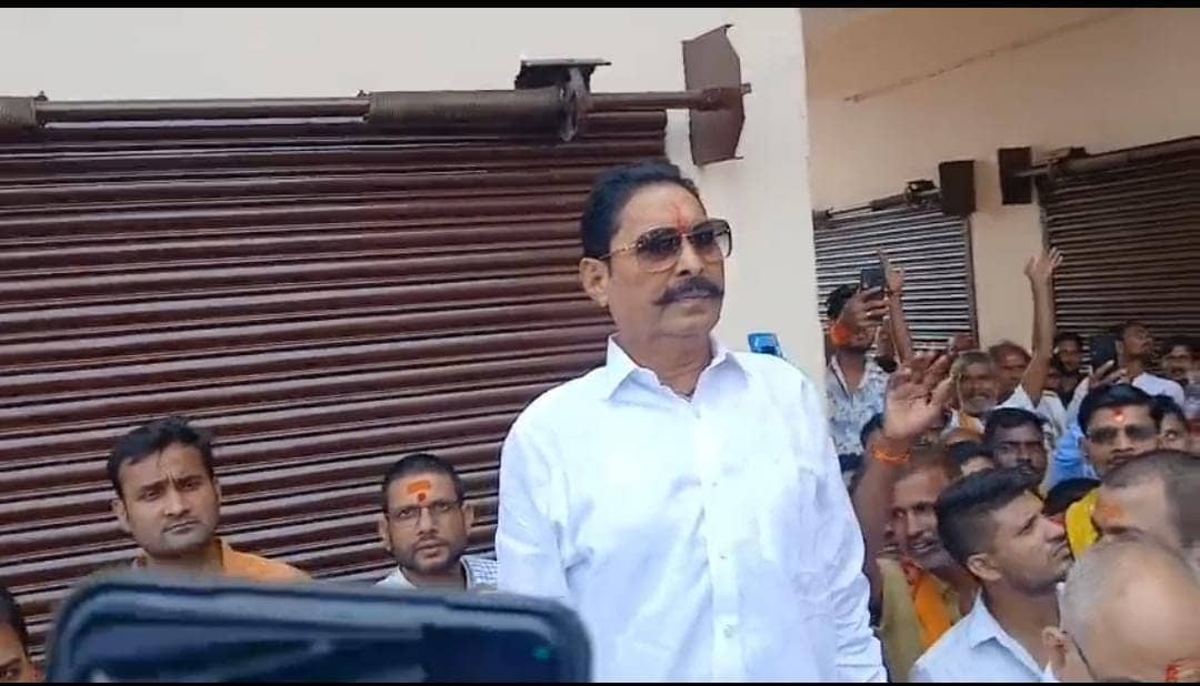 Bihar Election: नामांकन के बाद अनंत सिंह ने किया भव्य रोड शो, कार्यकर्ताओं के लिए महाभोज का आयोजन