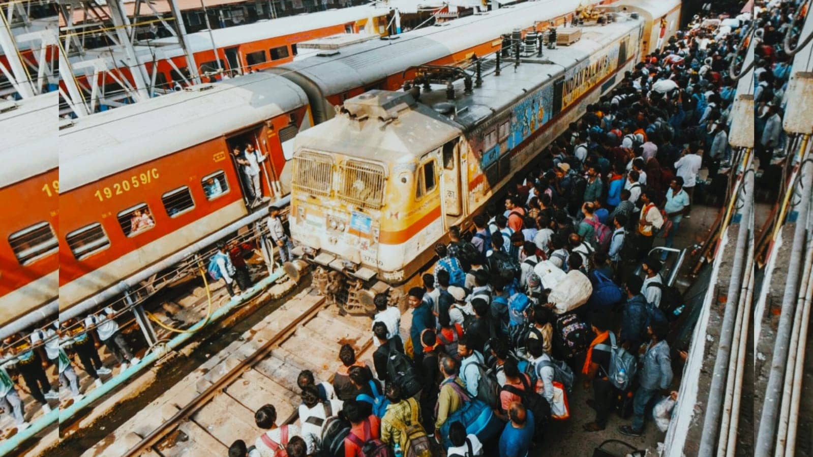 छठ पर रांची से बिहार तक ट्रेनें फुल, फ्लाइट के दाम दोगुने, यात्रियों की बढ़ी मुश्किलें