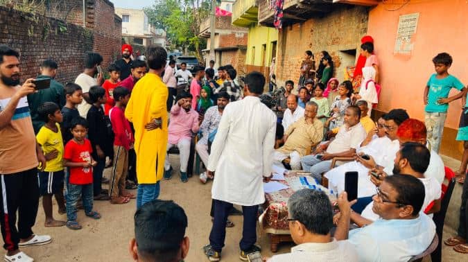 धनबाद में कांग्रेस जिला अध्यक्ष का विवाद : विक्षुब्ध समांनातर कार्यक्रम कर कुछ इस प्रकार  दे रहे चुनौती ! 