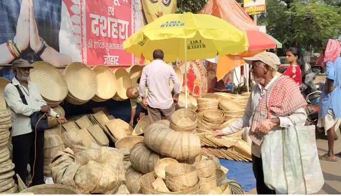 लोक आस्था का महापर्व कल से शुरू, सूप, डाला और डगरा से सजा देवघर बाजार
