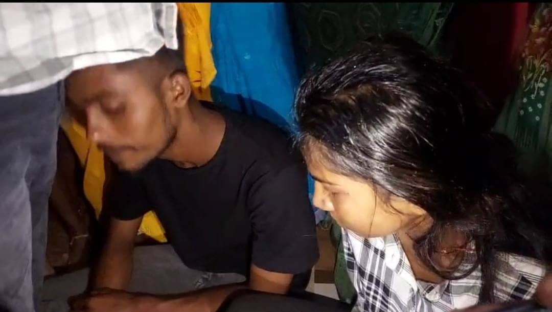 प्रेमी को प्रेमिका से मिलना पड़ा महंगा, पहले ग्रामीणों ने की पिटाई फिर देखिए क्या किया