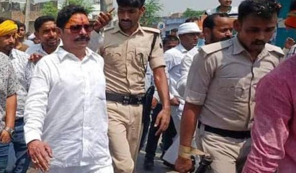 अब मोकामा की जनता लड़ेगी चुनाव ! गिरफ़्तारी के बाद अनंत सिंह के पोस्ट ने मचाई बिहार की राजनीति में हलचल