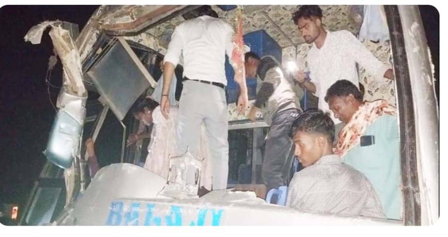 धनबाद में आधी रात को भीषण सड़क दुर्घटना, तीन वाहन टकराने से मची चीखपुकार, फिर क्या हुआ