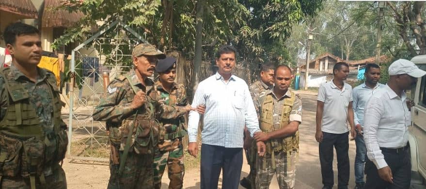 BREAKING: पलामू ACB टीम की बड़ी करवाई, जिला परिषद कार्यालय के कलर्क को 65 हजार घूस लेते किया गिरफ्तार