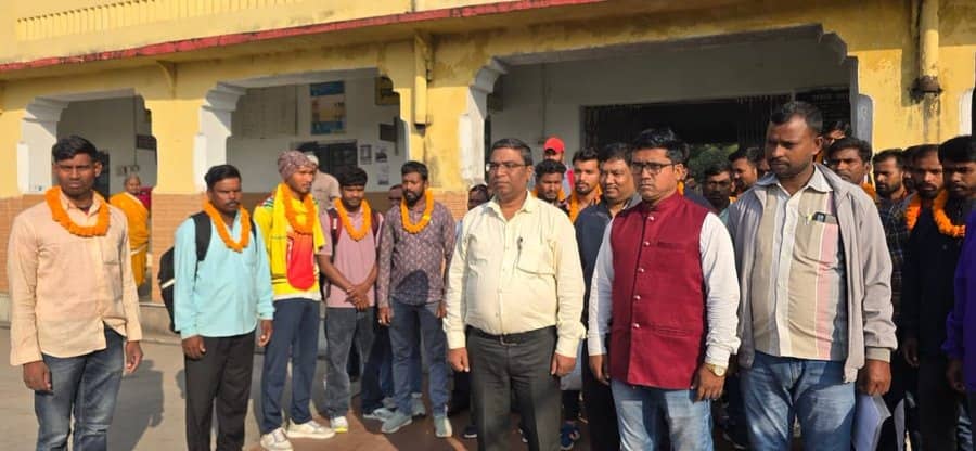 ट्यूनीशिया में फंसे झारखंड के 48 मजदूरों की हुई वतन वापसी, हेमंत सरकार की पहल से सुरक्षित लौटे अपने घर