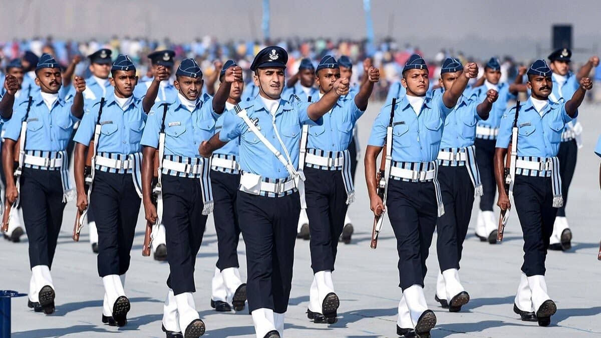 IAF Vacancy: इंडियन एयर फोर्स में भर्ती का मौका, जानिए क्या मांगी गई है योग्यता 