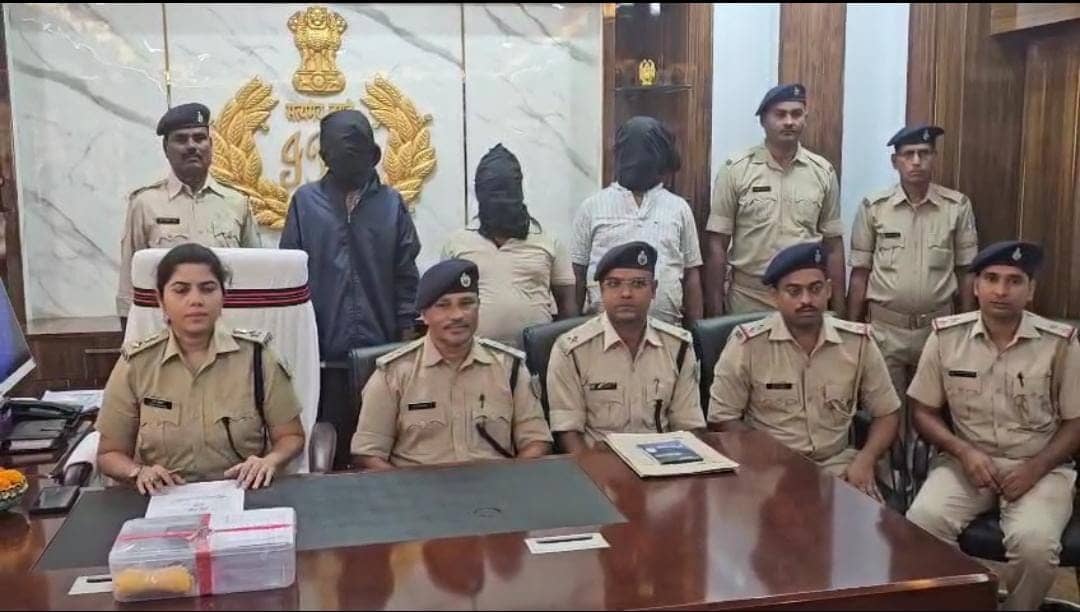 पाकुड़ पुलिस की बड़ी कार्रवाई: सोलागड़िया गोलीकांड का खुलासा, तीन आरोपी गिरफ्तार