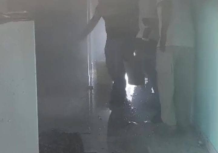 माचिस से खेल रहे थे बच्चे तभी घर में अचानक लगी आग,पढे फिर क्या हुआ? 