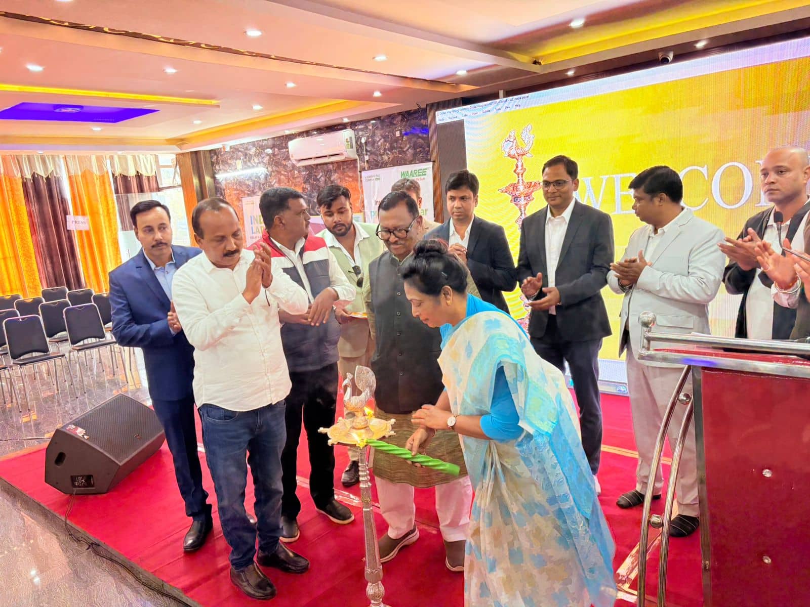 दुमका:जय इलेक्ट्रॉनिक्स व वारी कंपनी ने सौर ऊर्जा पर आधारित सम्मेलन का किया आयोजन, सांसद और विधायक हुए शामिल