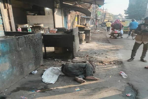 रांची: रतन टॉकीज चौक के पास मिला अज्ञात युवक का शव, पहचान में जुटी पुलिस