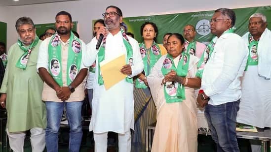 JMM Kolhan Politics: समीर मोहंती अब होंगे कोल्हान के झामुमो "टाइगर", जानिए कैसे जीता है हेमंत सोरेन का भरोसा