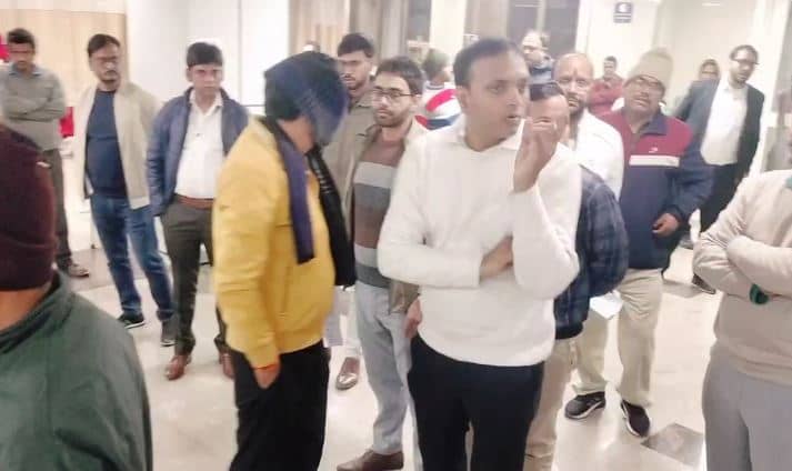 लंबी छापेमारी के बाद पलामू के लोहा कारोबारी को जीएसटी की टीम ने किया गिरफ्तार,करोड़ों की चोरी का खुलासा  