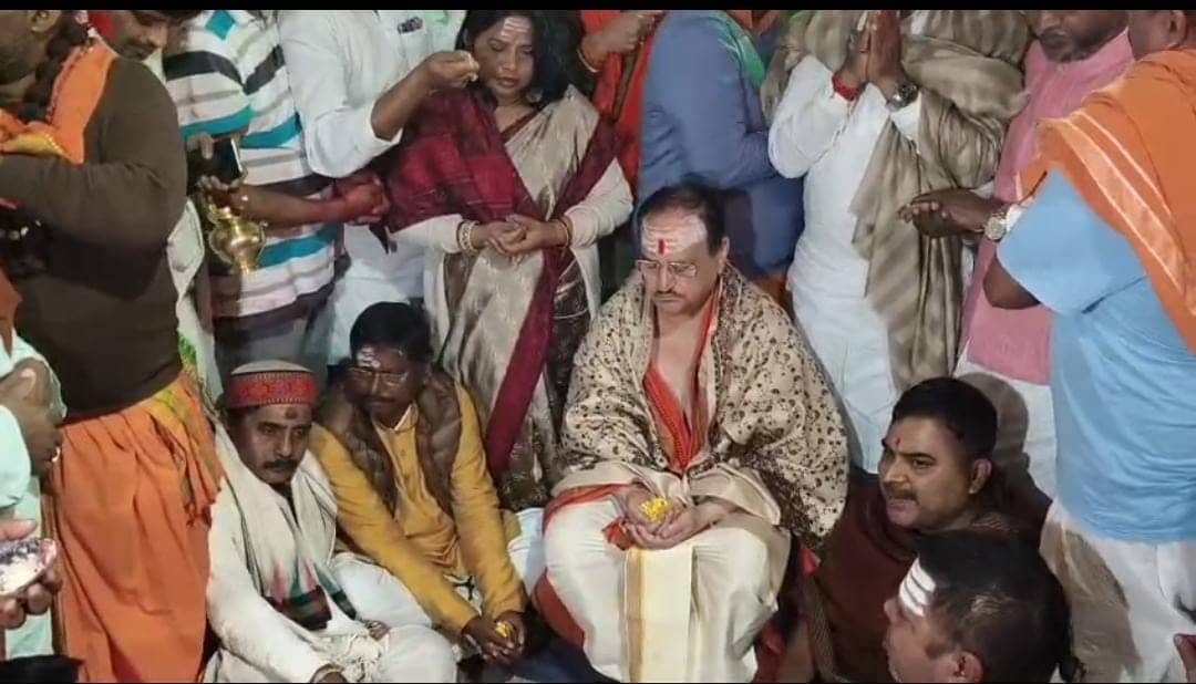 देवघर स्थित बाबा बैद्यनाथ के दर पर जेपी नड्डा ने लगाई हाज़री,देश और देशवासियों की खुशहाली की कामना की