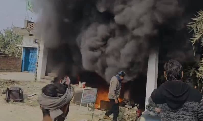 BREAKING: हैदरनगर में एक दुकान में लगी भीषण आग,बाल बाल-बचे दुकानदार और ग्राहक