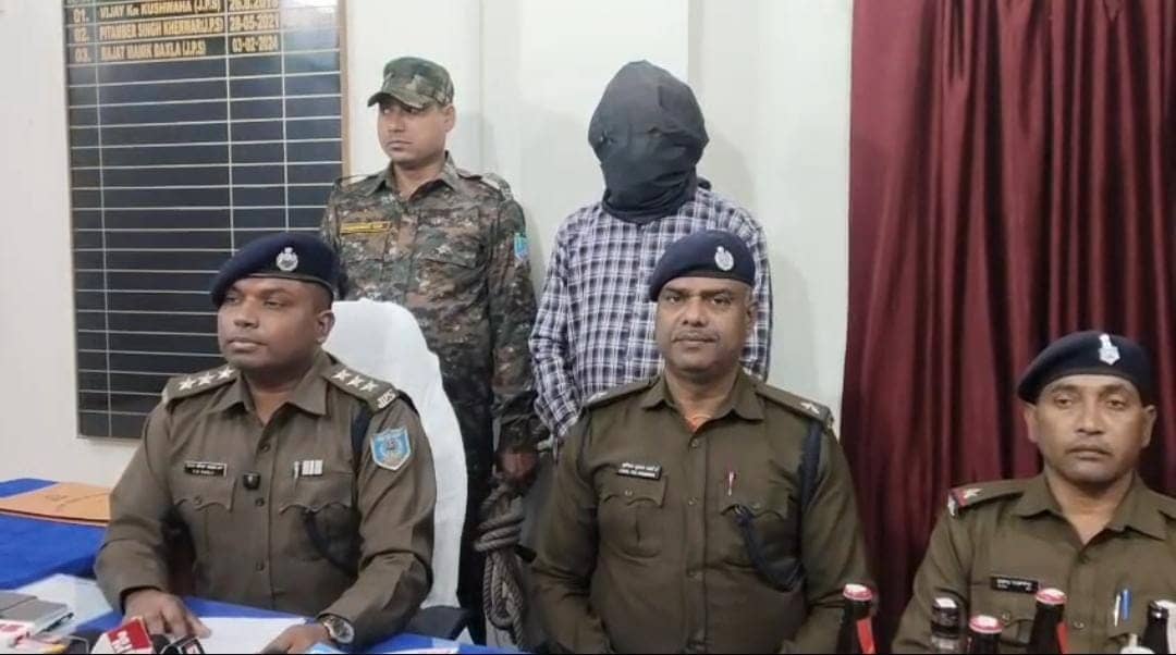 धनबाद: भालजोरिया में अवैध शराब कारोबार का भंडाफोड़, एक गिरफ्तार