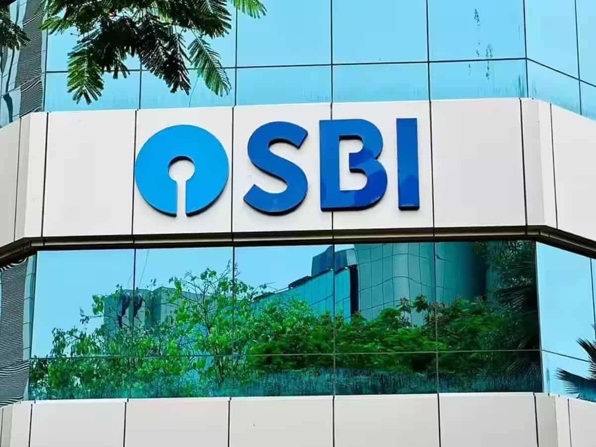बैंक में नौकरी चाहने वालों के लिए बड़ी खबर, SBI में 996 पद खाली, ऐसे करें अप्लाई