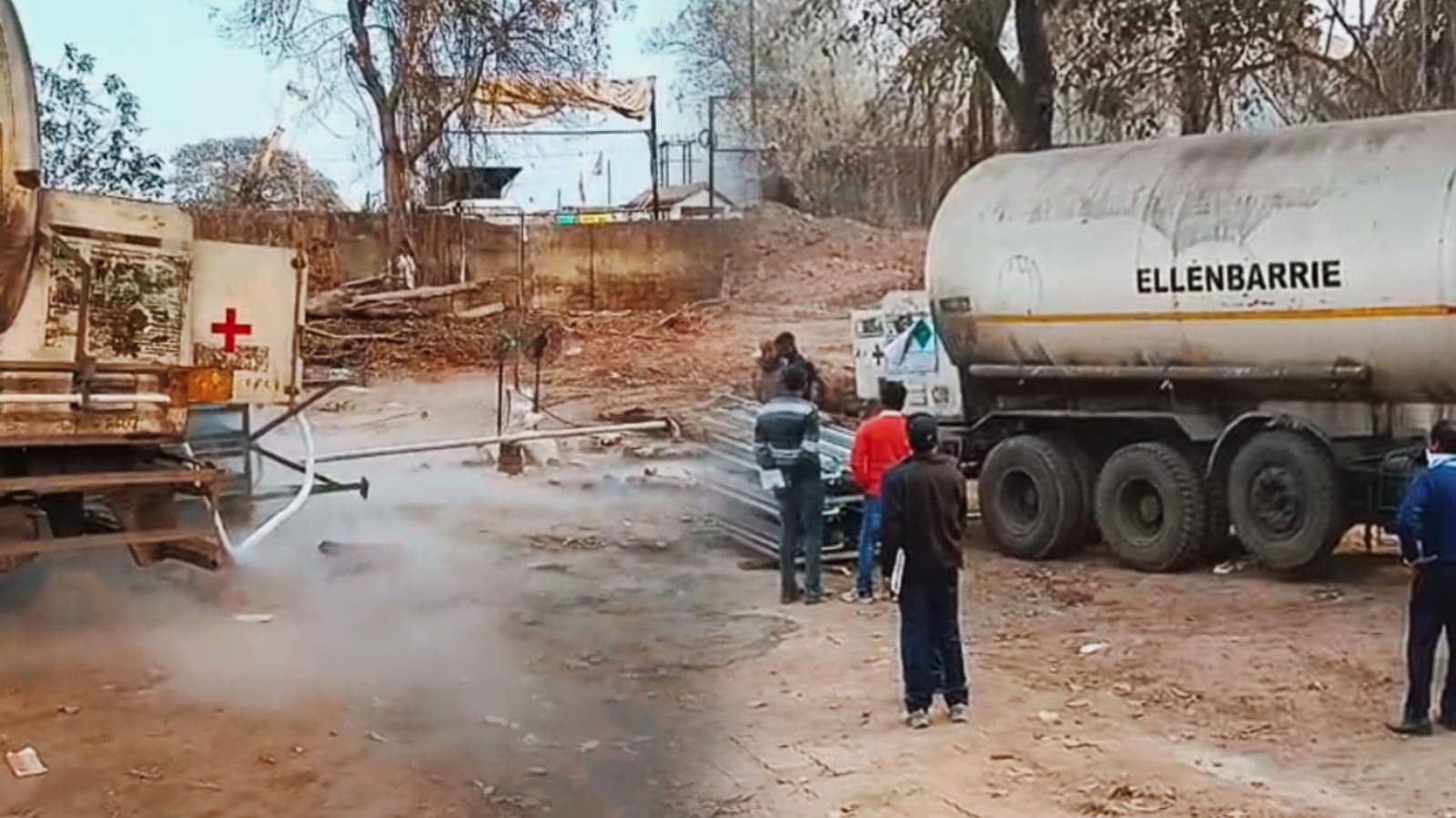 धनबाद: केंदुआडीह में जहरीली गैस रिसाव रोकने के लिए नाइट्रोजन फिलिंग हुई शुरू