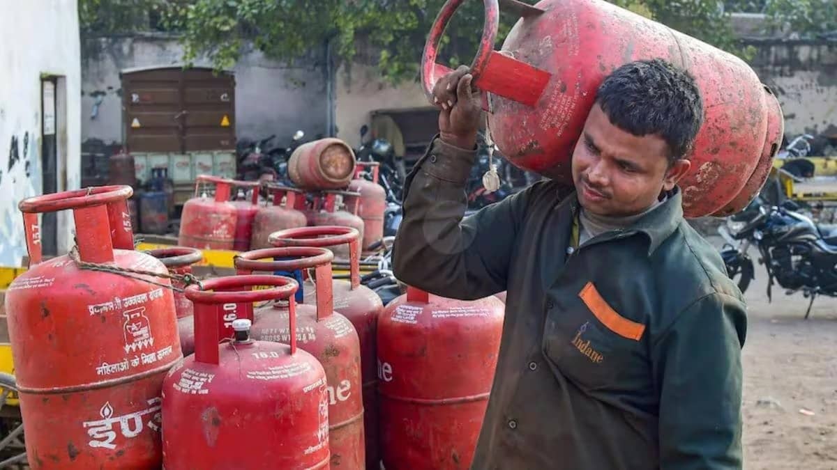 LPG व उज्ज्वला उपभोक्ताओं के लिए जरूरी खबर, एक चूक और बंद हो सकती है आपकी सब्सिडी, घर बैठे ऐसे कराएं e-KYC