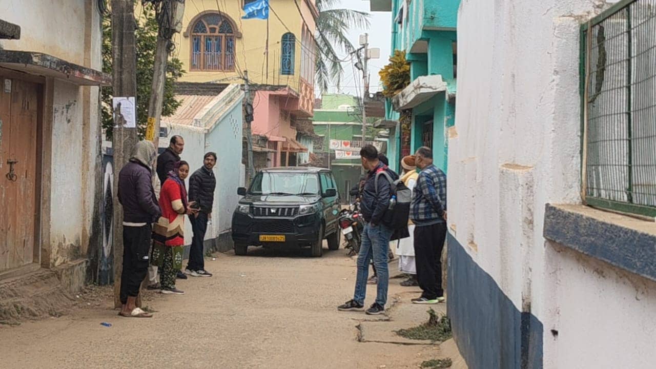 दुमका : ED, ACB के बाद CBI की धमक, कई अहम दस्तावेज जब्त