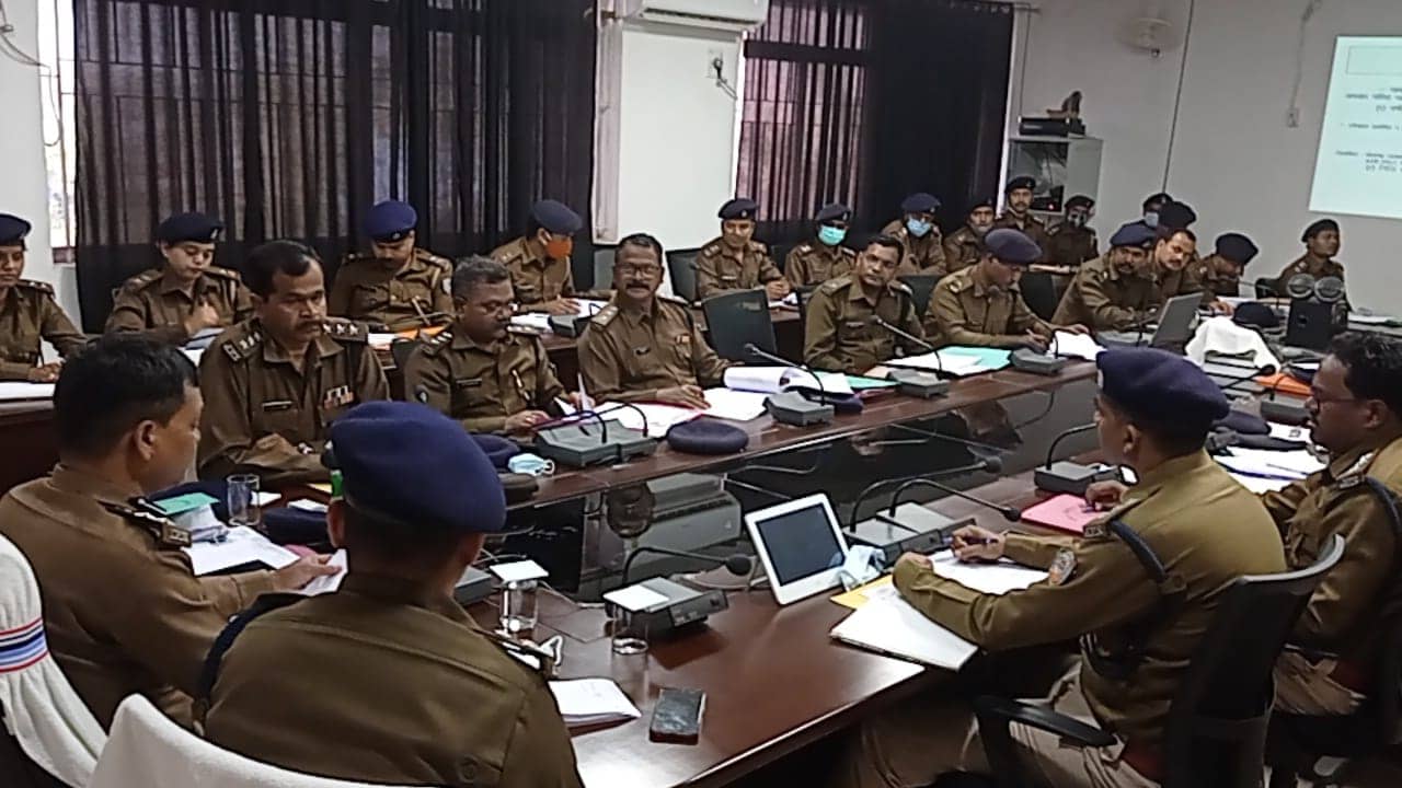 "आम जन के प्रति संवेदनशील हों पुलिस वाले "