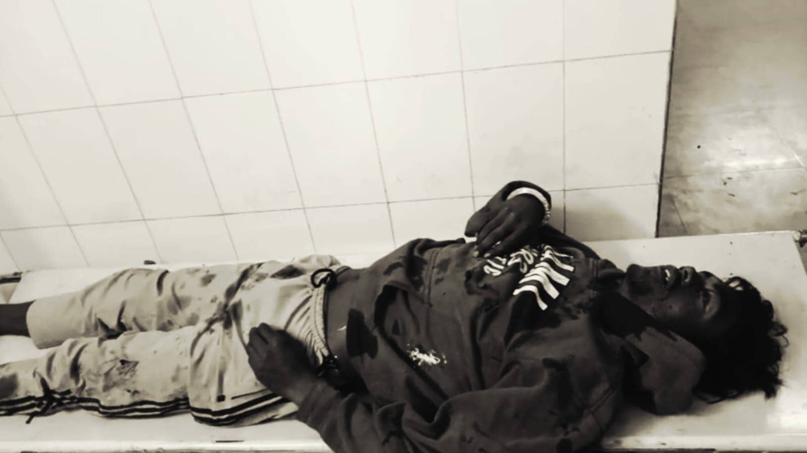 झरिया में तेज रफ्तार का कहर, खड़ी ट्रक से टकराई बाइक, दो युवकों की दर्दनाक मौत