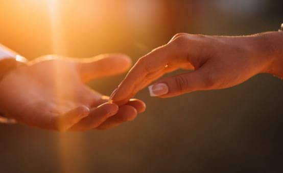 मैं तुमसे बोर हो चुका हूँ ! अगर बिना वजह छोड़ रहा है पति, तो क्या कर सकती है पत्नी, पढ़ें कानूनी अधिकार