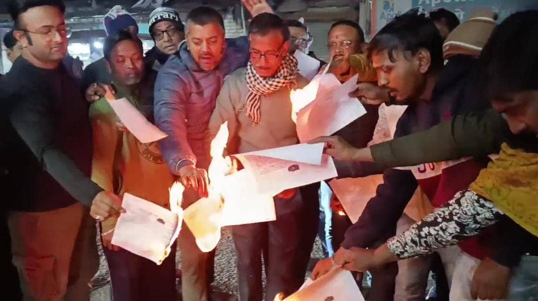 नगर निगम चुनाव नोटिफिकेशन के खिलाफ झरिया में उबाल, ओबीसी समाज ने किया जोरदार प्रदर्शन