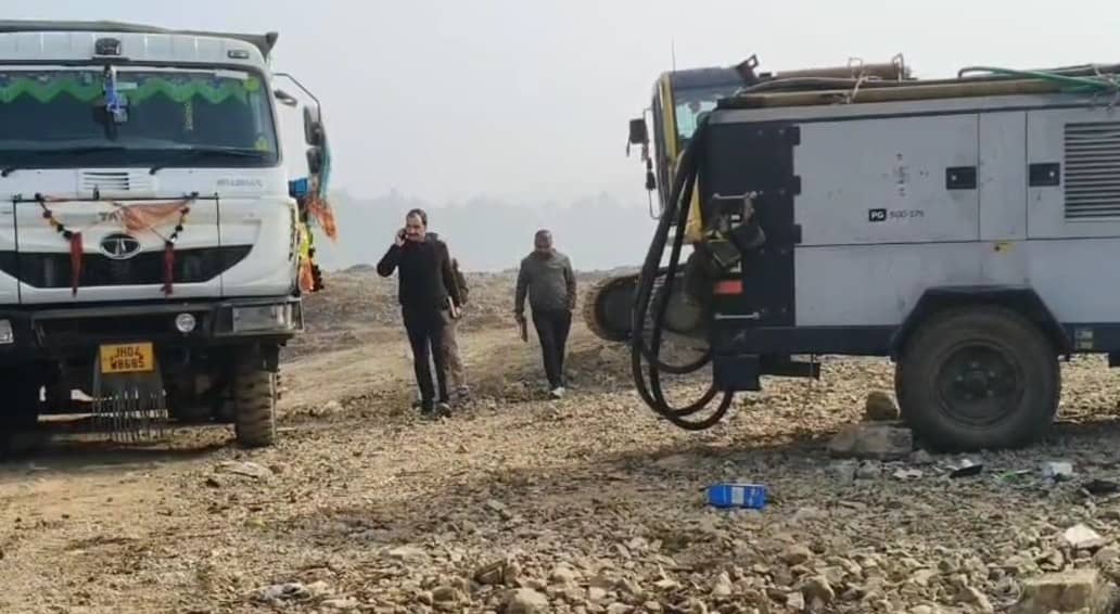 बड़ी खबर: साहिबगंज में सीबीआई की लगातार कार्रवाई से बढ़ी हलचल, गदवा पहाड़ पहुंचकर की संजय यादव के पत्थर खदान की जांच