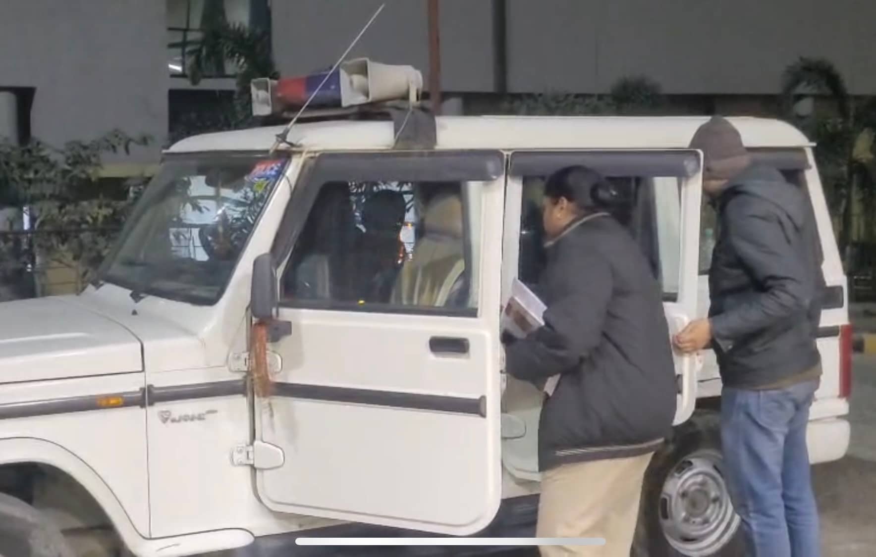 शर्मनाक : राह चलती लड़की को उठाया फिर जबरजस्ती पिलाई शराब और 6 लोगों की किया गैंगरेप