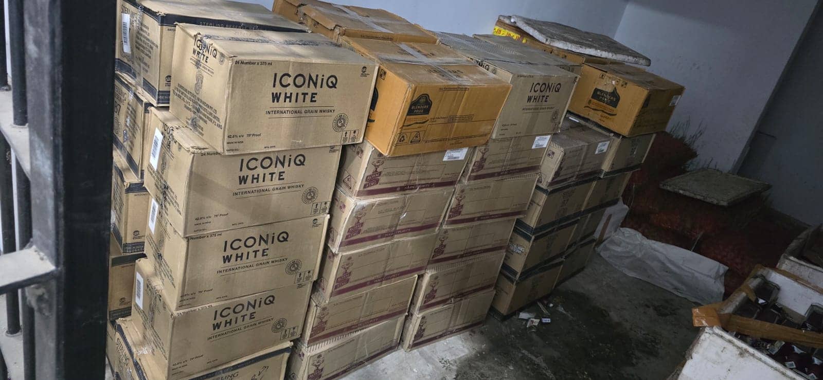 गिरिडीह में उत्पाद विभाग ने 5 लाख की शराब किया जब्त, दो गाड़ियों से बरामद हुआ 141 पेटी स्टॉक  