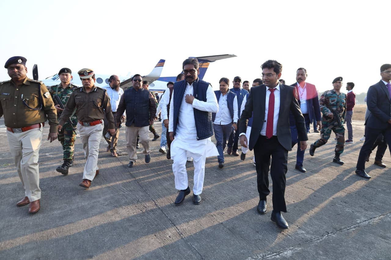 झामुमो का 47वां झारखंड दिवस समारोह, सीएम पहुंचे दुमका