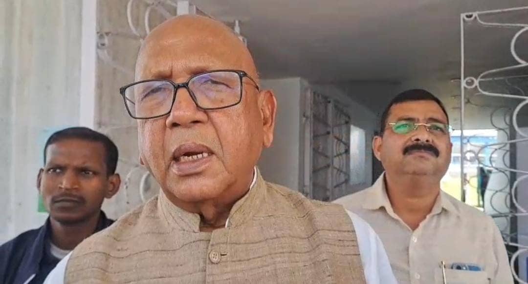 धनबाद में चलती है अपराधियों की सरकार! विधायक रागिनी सिंह के आवास पर बमबारी पर विधायक सरयू राय का बड़ा बयान