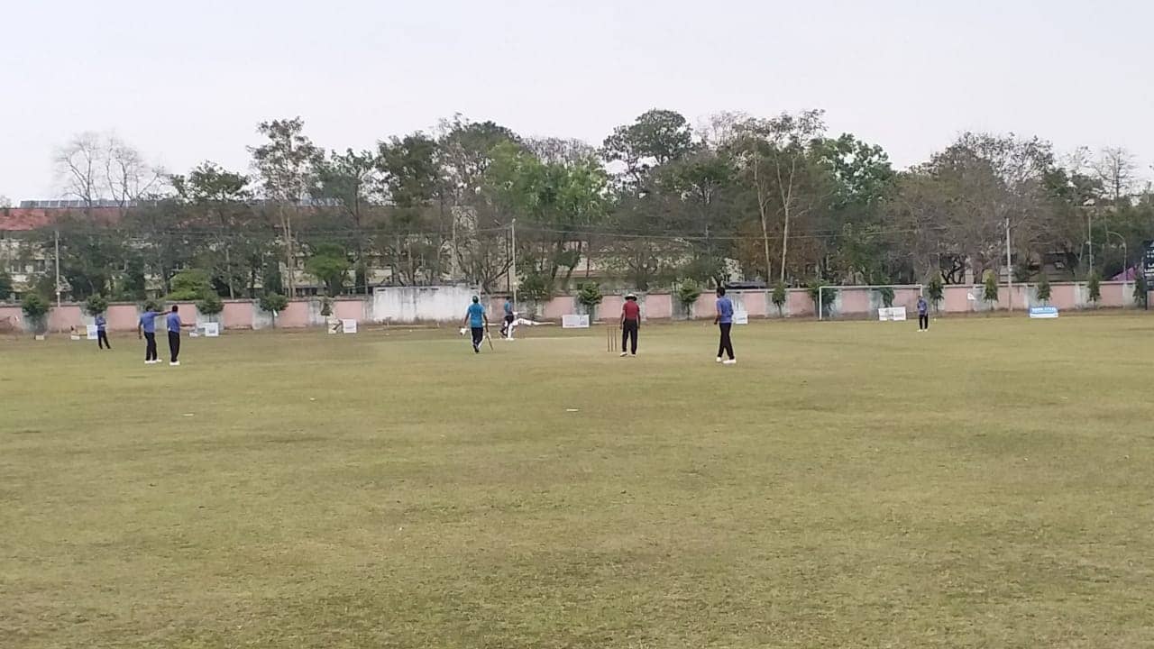 मीडिया कप क्रिकेट टूर्नामेंट का फाइनल : गंगा और मयूराक्षी टीम के बीच मुकाबला हुआ टाई, टाटा steel के एम डी. टीवी नरेन्द्रन सहित कई लोग हुए शामिल