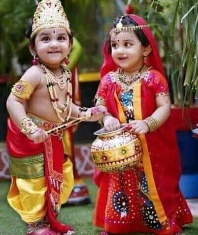 जन्माष्टमी पर छोटे बच्चों को किया जाता है राधा रानी के स्वरुप में तैयार ,देखें किन किन आभूषणों का किया जाता है प्रयोग