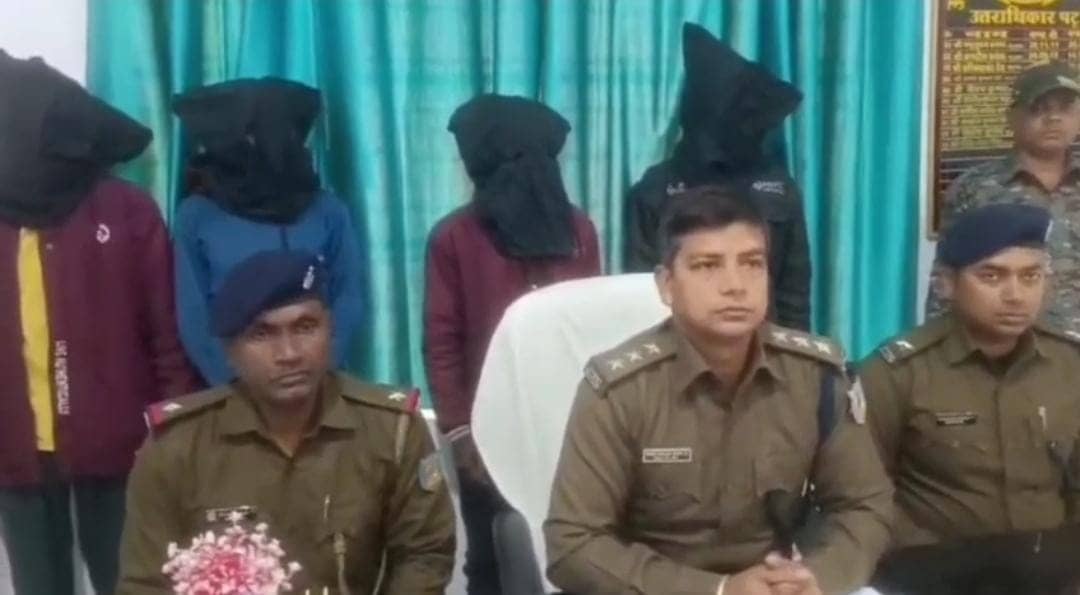 पत्नी छोड़ कर गई मायके तो  अवैध संबंध के शक में पति ने गाँव के युवक की कर दी हत्या